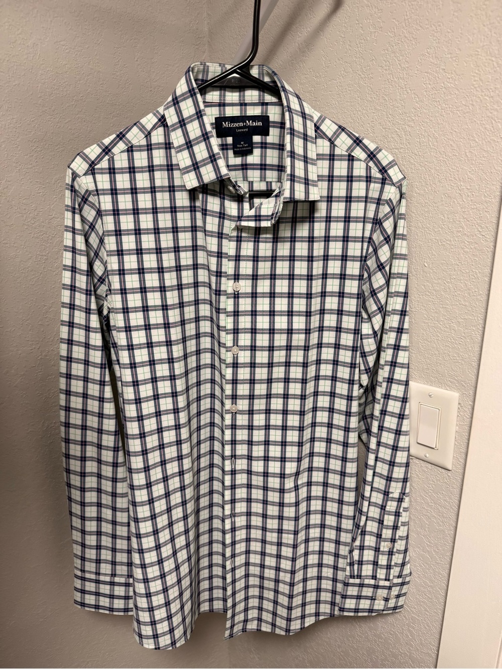 Mizzen+Main Leeward Button Up Dress Shirt-NWOT- Medium Trim Tall